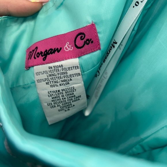 Morgan & co, turquoise dress with floral details, size 5/6 - Picture 5 of 7